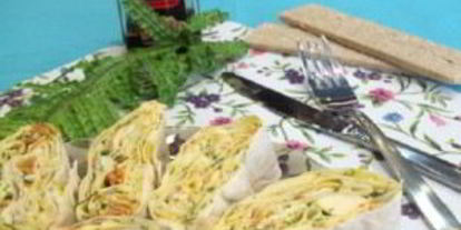 Шаг 5: лаваша с курицей и корейской морковкой