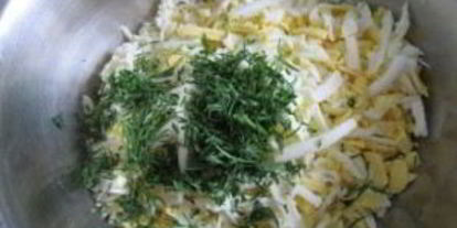 Шаг 4: лаваша с сыром, яйцом и зеленью