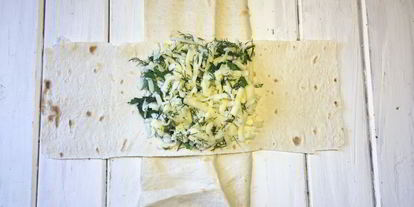 Шаг 2: лаваша с сыром