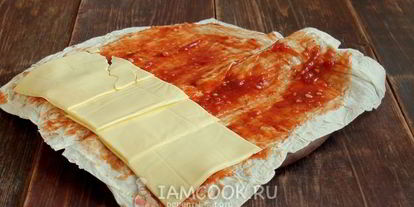 Шаг 3: лаваша с ветчиной и сыром в духовке