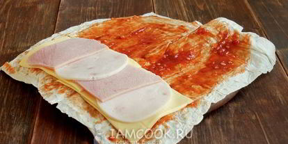 Шаг 4: лаваша с ветчиной и сыром в духовке