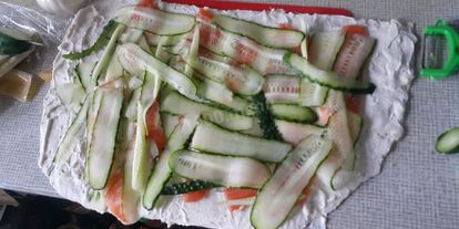 Шаг 1: рулета с рыбой в лаваше