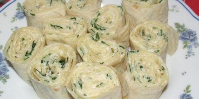 Рецепт рулетиков из лаваша с сыром
