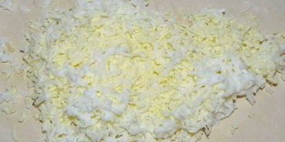 Шаг 2: рулетиков из лаваша с сыром