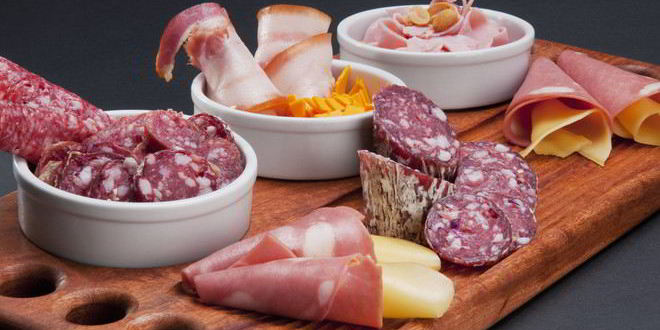 Рецепт рулетов с колбасой и сыром в тесте и в лаваше