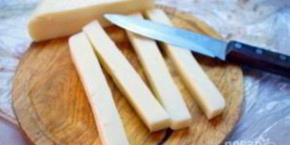 Шаг 1: сулугуней в лаваше