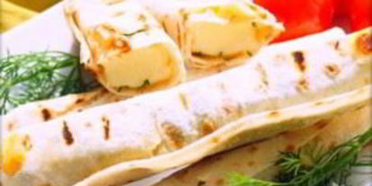 Шаг 5: сулугуней в лаваше