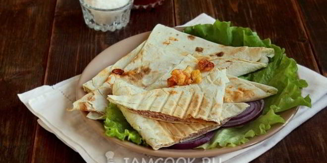 Рецепт Треугольников из лаваша с ветчиной и сыром