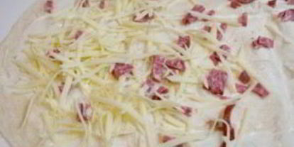 Шаг 3: жареного лаваша с колбасой и сыром