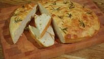 Рецепт Фокаччи с медом и розмарином