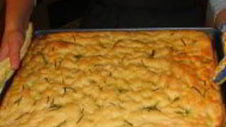 Рецепт Фокаччи с розмарином и фокачча с оливками и томатами