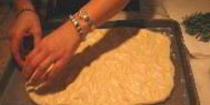 Шаг 7: фокаччи с розмарином и фокачча с оливками и томатами