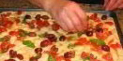 Шаг 9: фокаччи с розмарином и фокачча с оливками и томатами