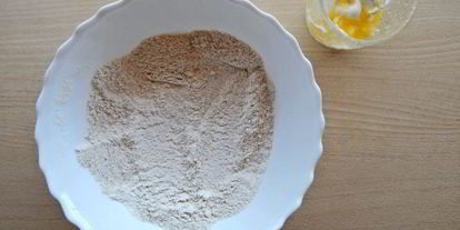 Шаг 1: фокаччи со сливами