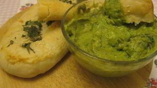 Рецепт Индийских лепешек Наан с соусом из авокадо