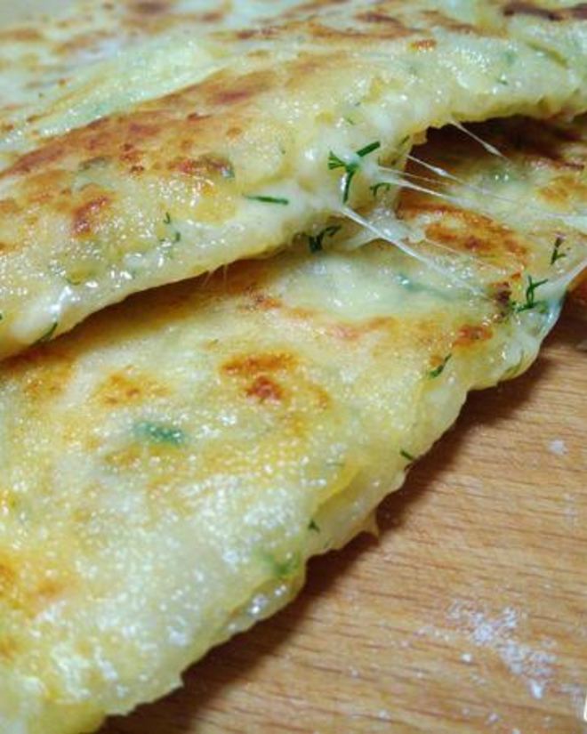 Рецепт очень сырных лепешек