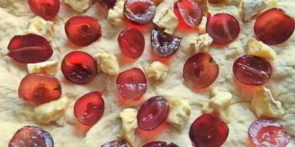 Шаг 4: осенней фокаччи с виноградом и сыром