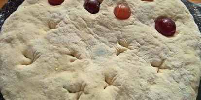 Шаг 7: осенней фокаччи с виноградом и сыром