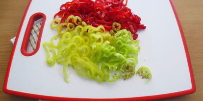 Шаг 10: пиде — турецкой лепешки в форме лодочки с начинкой из фарша