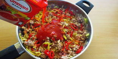 Шаг 14: пиде — турецкой лепешки в форме лодочки с начинкой из фарша