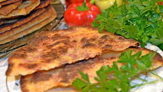 Рецепт Сырных лепешек с ветчиной