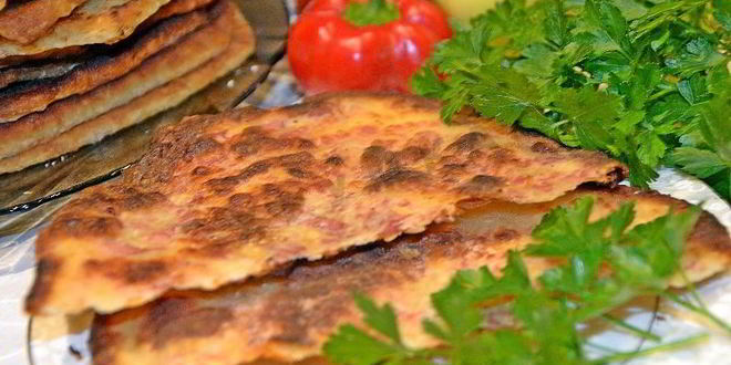 Рецепт сырных лепешек с ветчиной