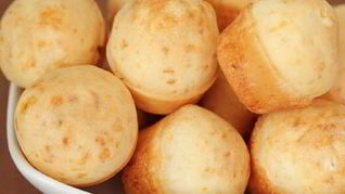 Рецепт Безглютеновых маффинов Пау ди кейжу с кусочками сыра