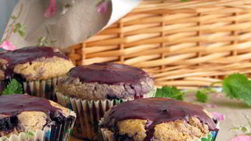 Рецепт Маффинов из гречневой муки с черничной глазурью