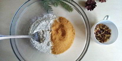 Шаг 1: маффинов с ананасами и грецкими орехами