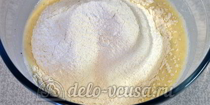 Шаг 2: маффинов с кукурузой и зеленью