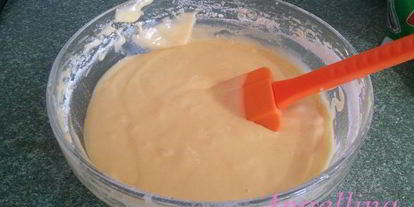 Шаг 2: маффинов с малиной под соусом из маскарпоне