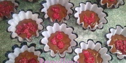 Шаг 6: маффинов с малиной под соусом из маскарпоне