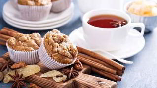 Рецепт Сдобных маффинов из цельной пшеницы с яблоками и орехами