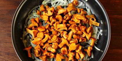 Шаг 4: закусочных маффинов с лисичками