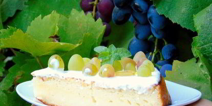 Шаг 7: лимонного манника с виноградом