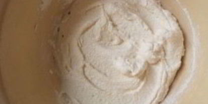 Шаг 1: манника на густой сметане в мультиварке