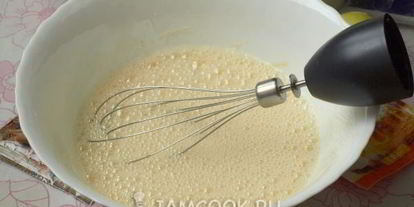 Шаг 5: манника на молоке с яблоками