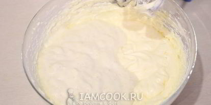 Шаг 9: манника с яблоками в мультиварке