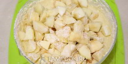 Шаг 12: манника с яблоками в мультиварке