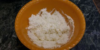 Шаг 2: пирога манник с творогом и черносливом