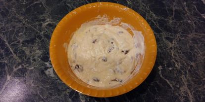 Шаг 3: пирога манник с творогом и черносливом