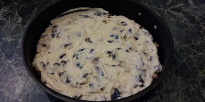 Шаг 5: пирога манник с творогом и черносливом