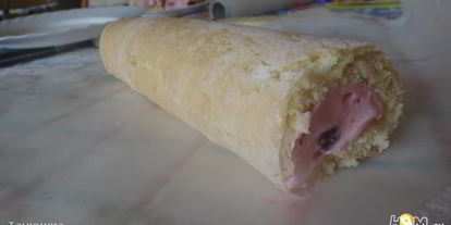 Шаг 13: мини-швейцарских рулетиков с малиной