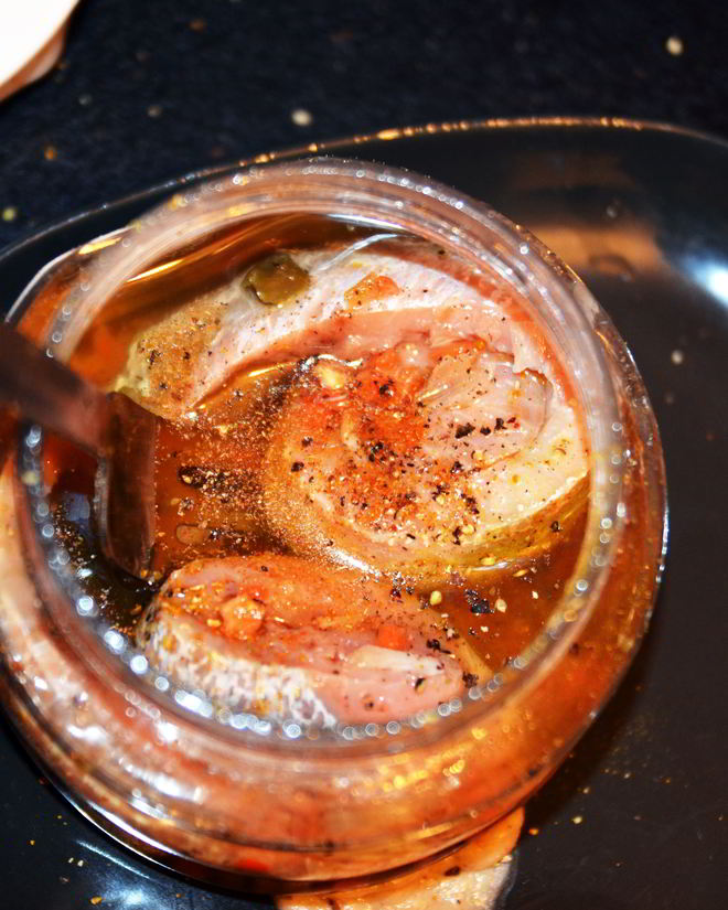 Рецепт гречневых оладий с соленым лососем и йогуртовой заправкой