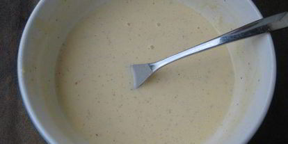 Шаг 2: кабачковых оладий с козьим сыром и йогуртовым соусом