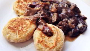 Рецепт Картофельных оладий с грибным соусом