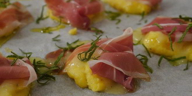 Рецепт Кукурузных оладушек с прошутто