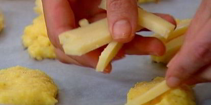 Шаг 5: кукурузных оладушек с прошутто