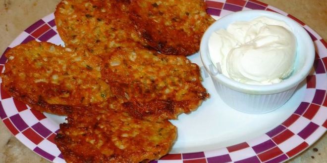 Рецепт Луковых оладий на кефире без яиц