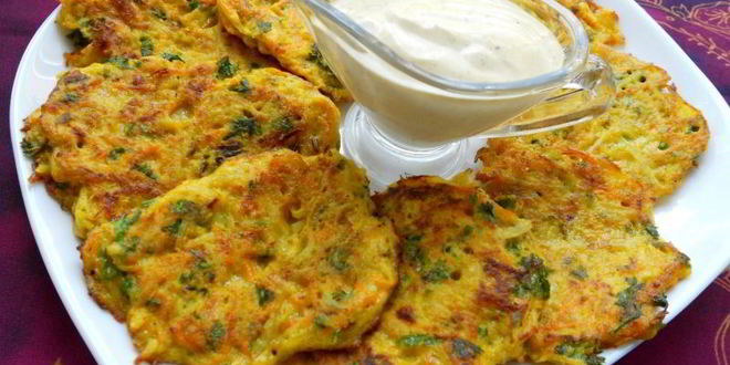 Рецепт оладий овощных с соусом карри по-индийски